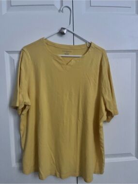 Appleseed's Men's Short Sleeve Tee in Pale Yellow